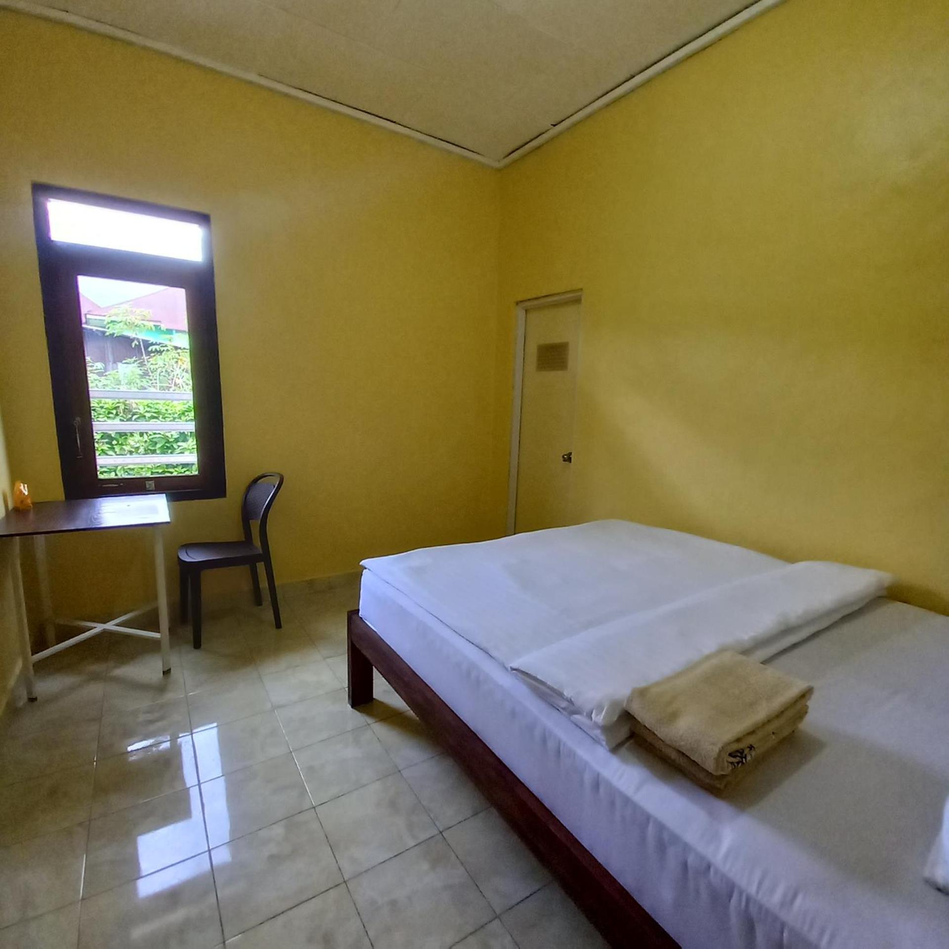 Tange Guest House Ruteng Exterior foto