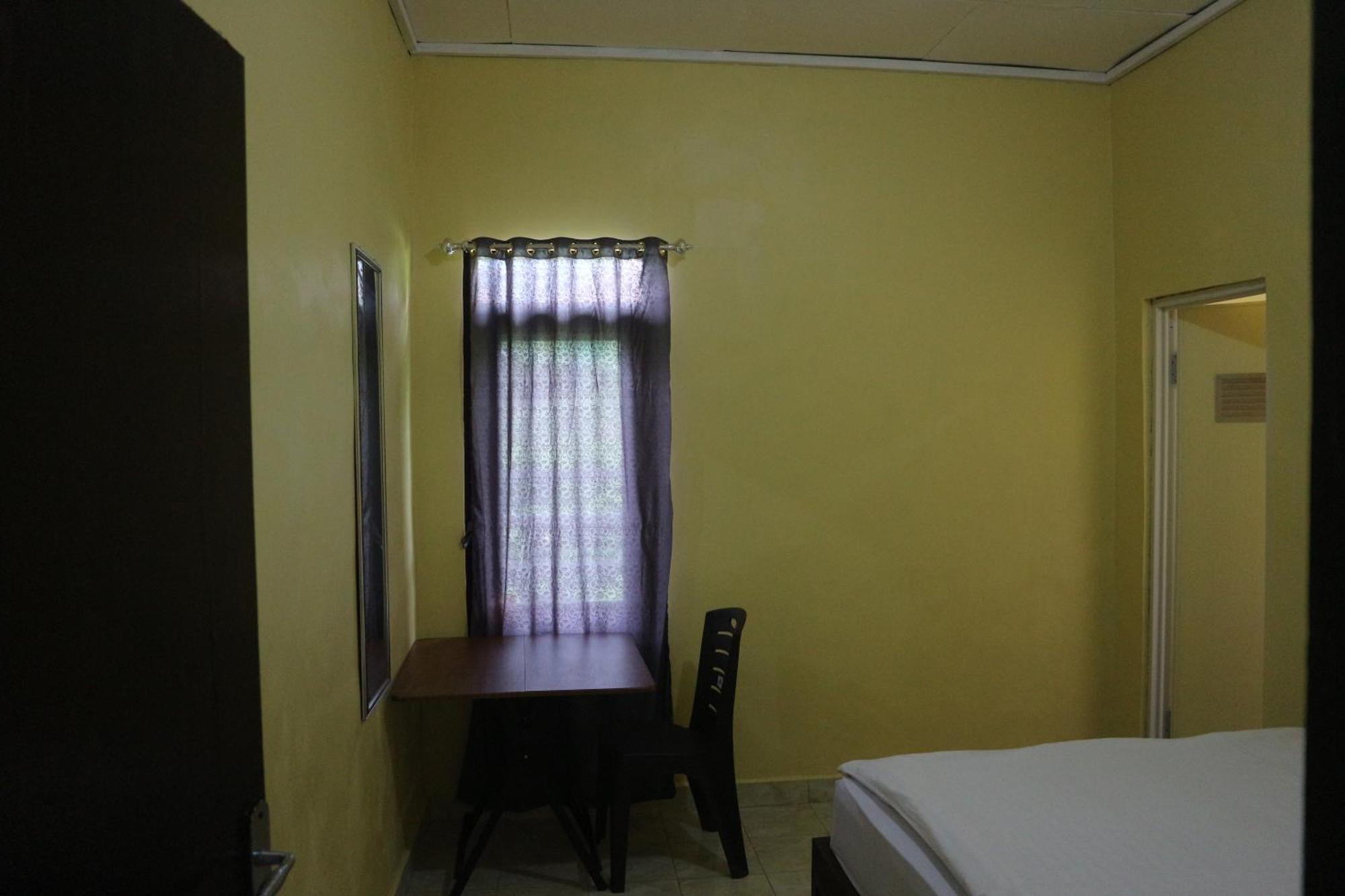 Tange Guest House Ruteng Exterior foto
